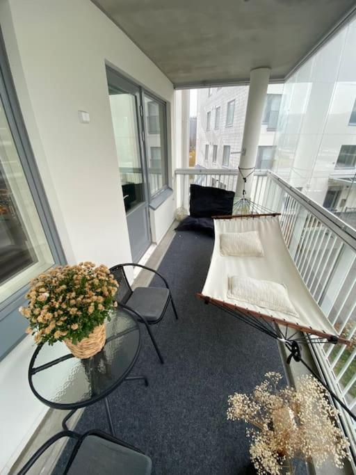 Modern Two Bedroom Apartment Near Helsinki Airport Vantaa Exterior foto